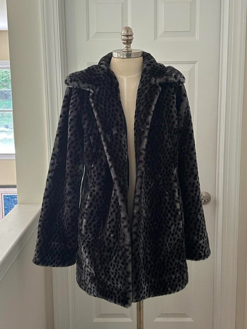 Dennis Basso black faux fur leopard print coat